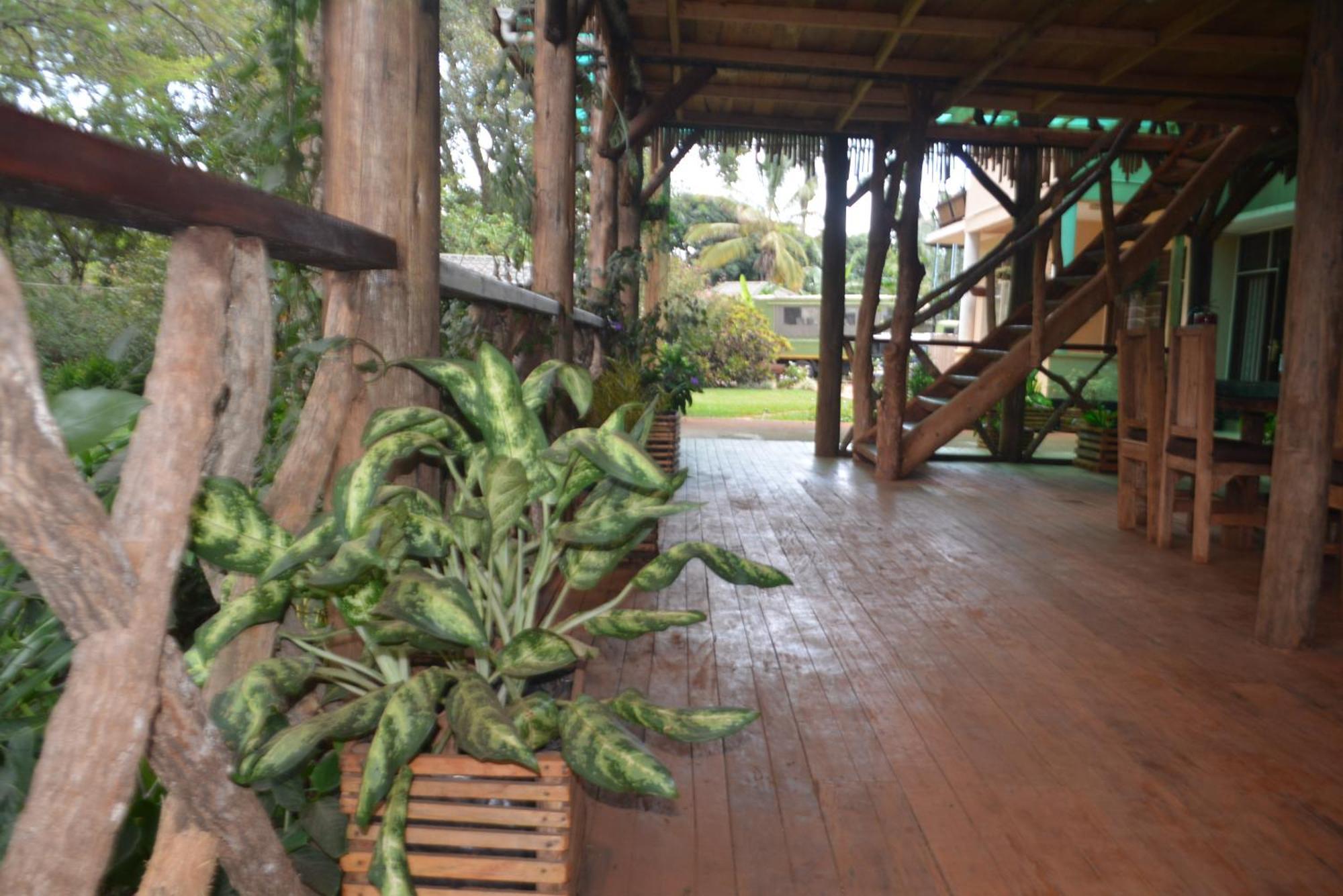 Jinja Backpackersホステル エクステリア 写真