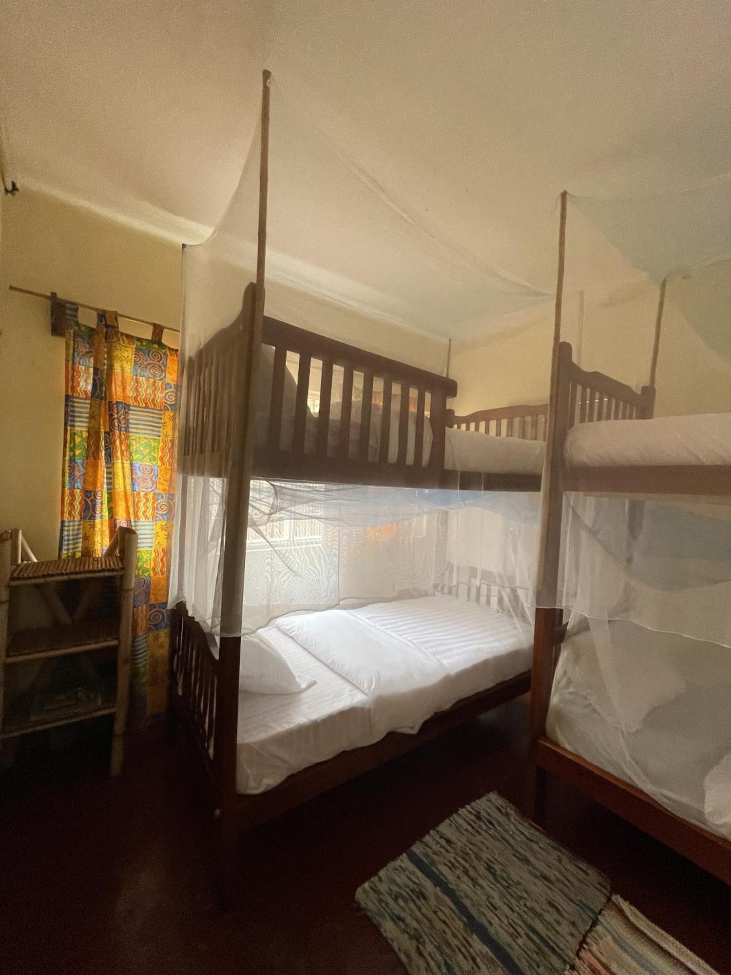 Jinja Backpackersホステル 部屋 写真